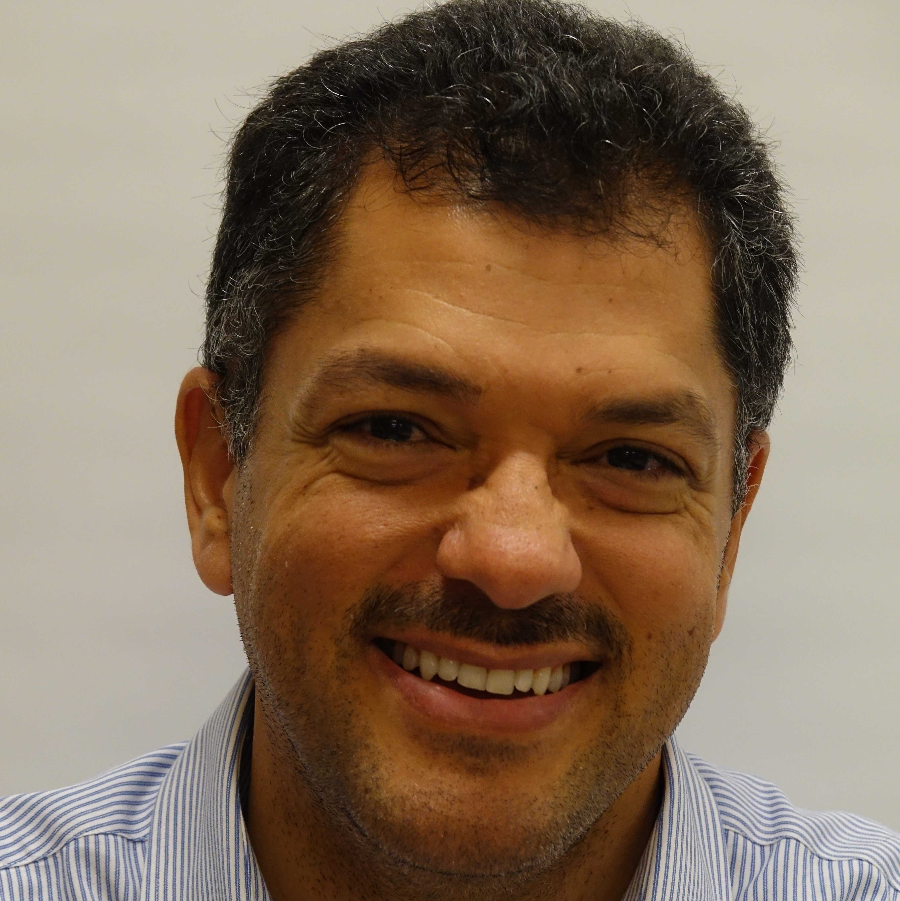 Dr. Ramiro Larrazabal